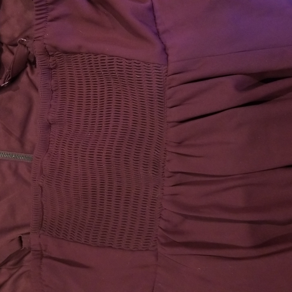 Torid Burgundy adjustable strap zippered front elastic back flowy top sz 2=2X - Picture 3 of 8